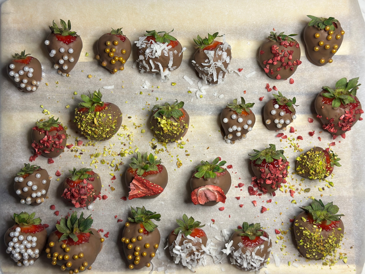 Milk Chocolate Strawberries (20-ps,...oz)