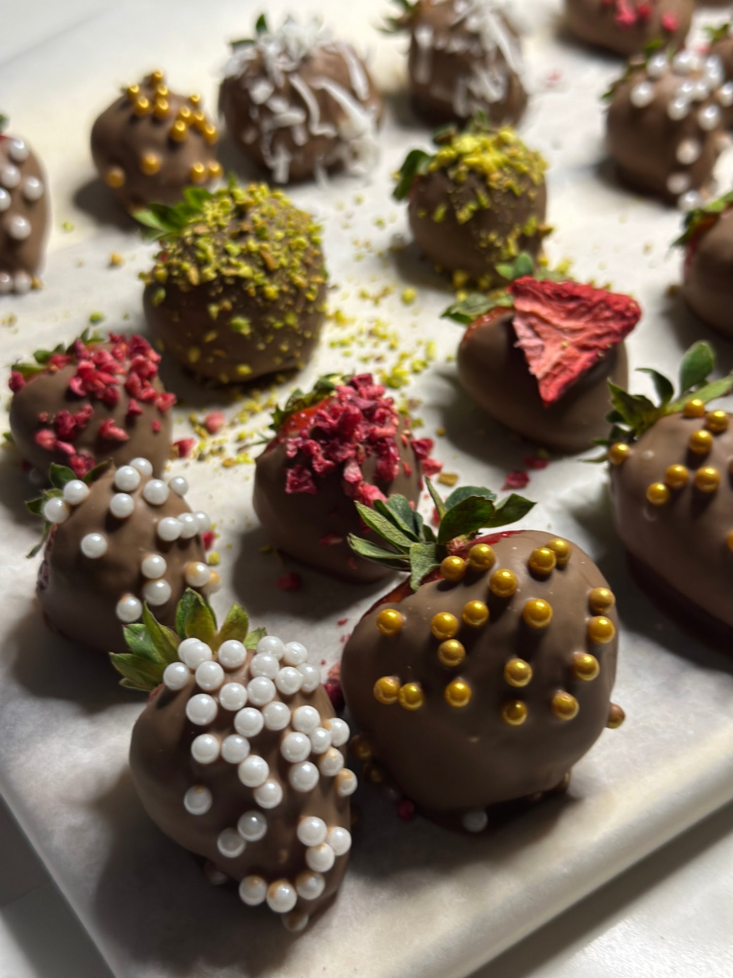 Milk Chocolate Strawberries (20-ps,...oz)