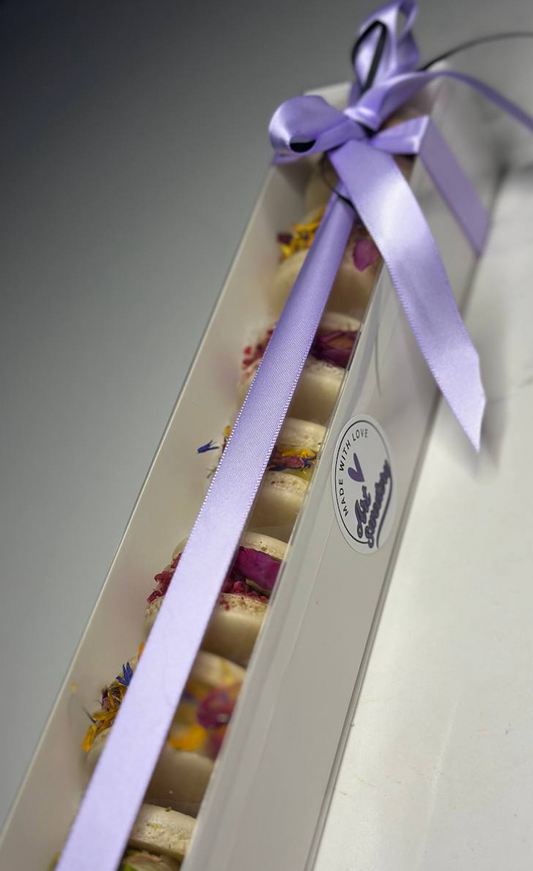 Macarons collection box (7-pc,....oz)